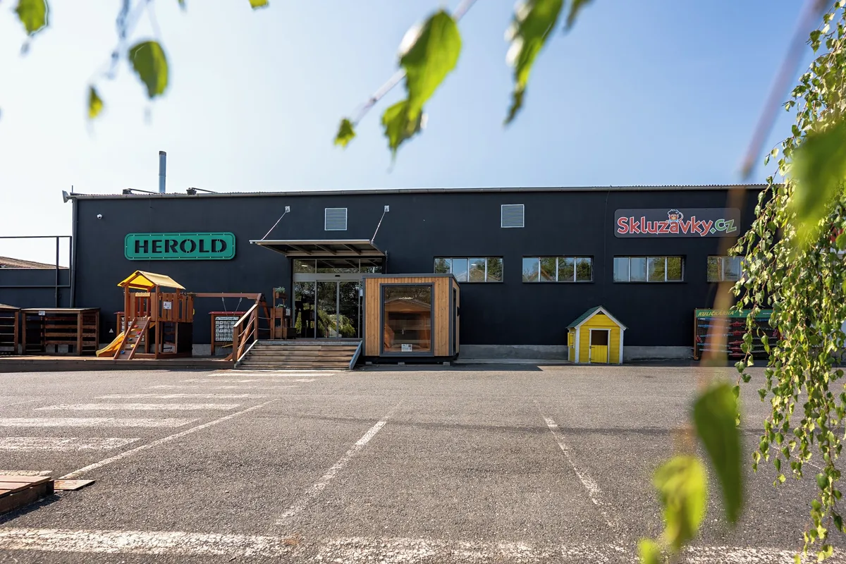 Prodej obchodního prostoru 1200 m²